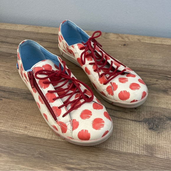 Cloud Footwear Day Lily Sneakers
